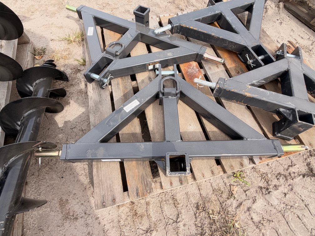 Wolverine TQH-26-02C Class 2 Quick Hitch Attachment for Tractors