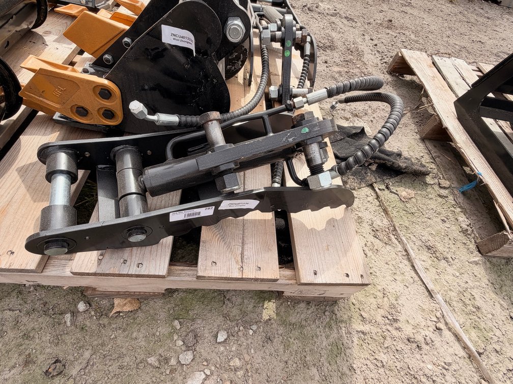 SDLANCH Hydraulic Thumb Clamp for Mini Excavators