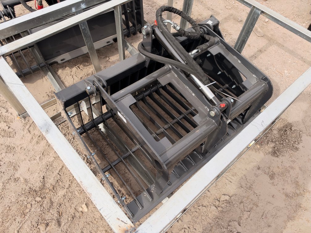 LandHonor MRB-72-44W Mini Skid Steer Rock Grapple Attachment