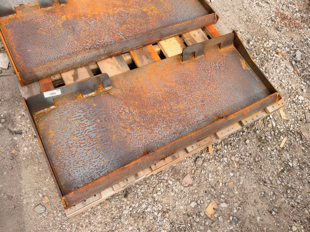 LandHonor UAP-16-45W Skid Steer Universal Adapter Plate Attachment