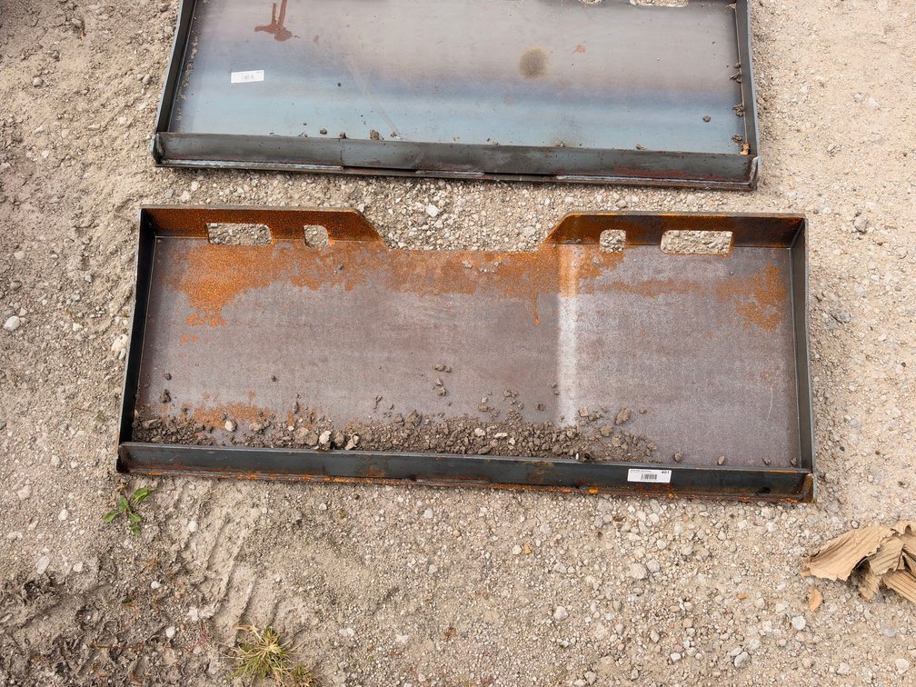 Wolverine QMP2-16-12T 1/2 in. Universal Quick Attach Skid Steer Mounting Plate