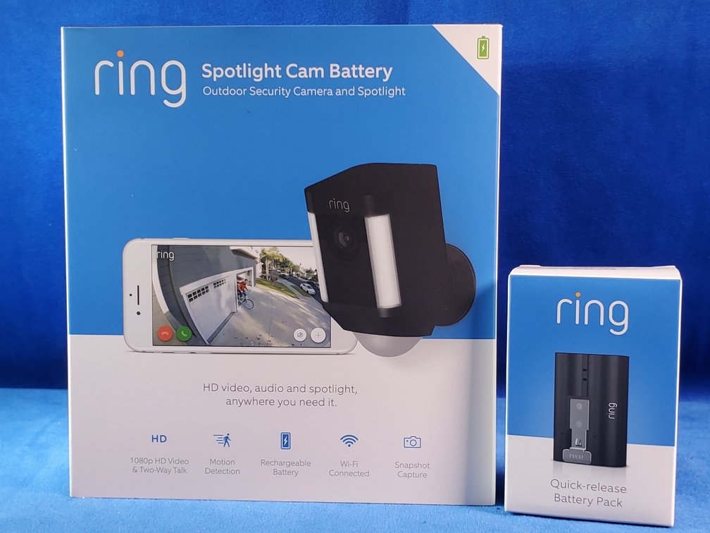 Ring Outdoor Spotlight Camera & Quick Release Battery Pack