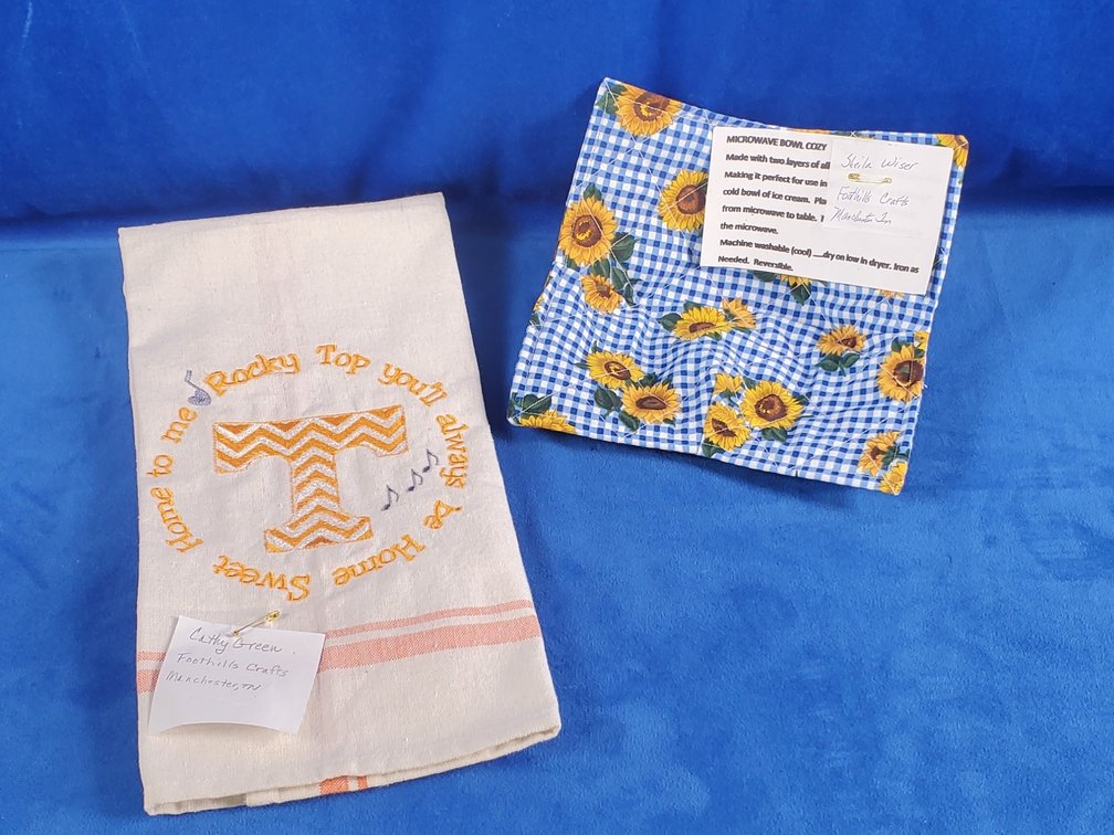 University of Tennessee Kitchen Towel & Microwave Bowl Cozy