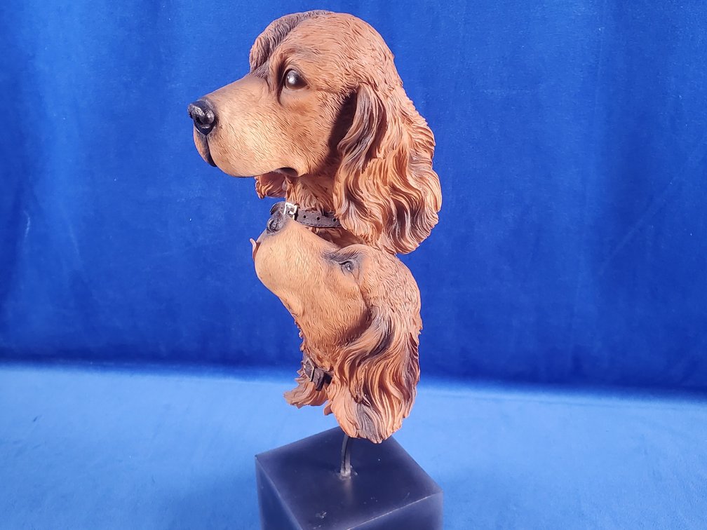 Resin Irish Setter Sculpture. 