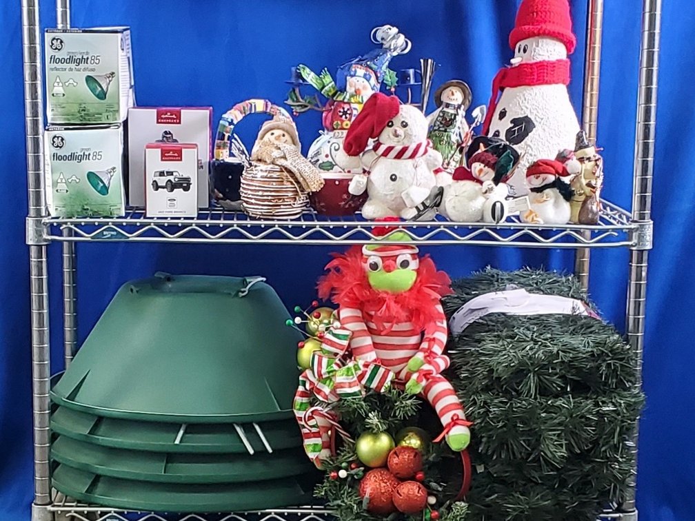 Christmas Lot w/ Floodlights, Tree Stands & More (LPO)