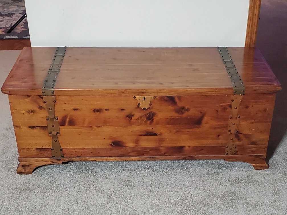 Cedar Chest w/Removable Tray (LPO)