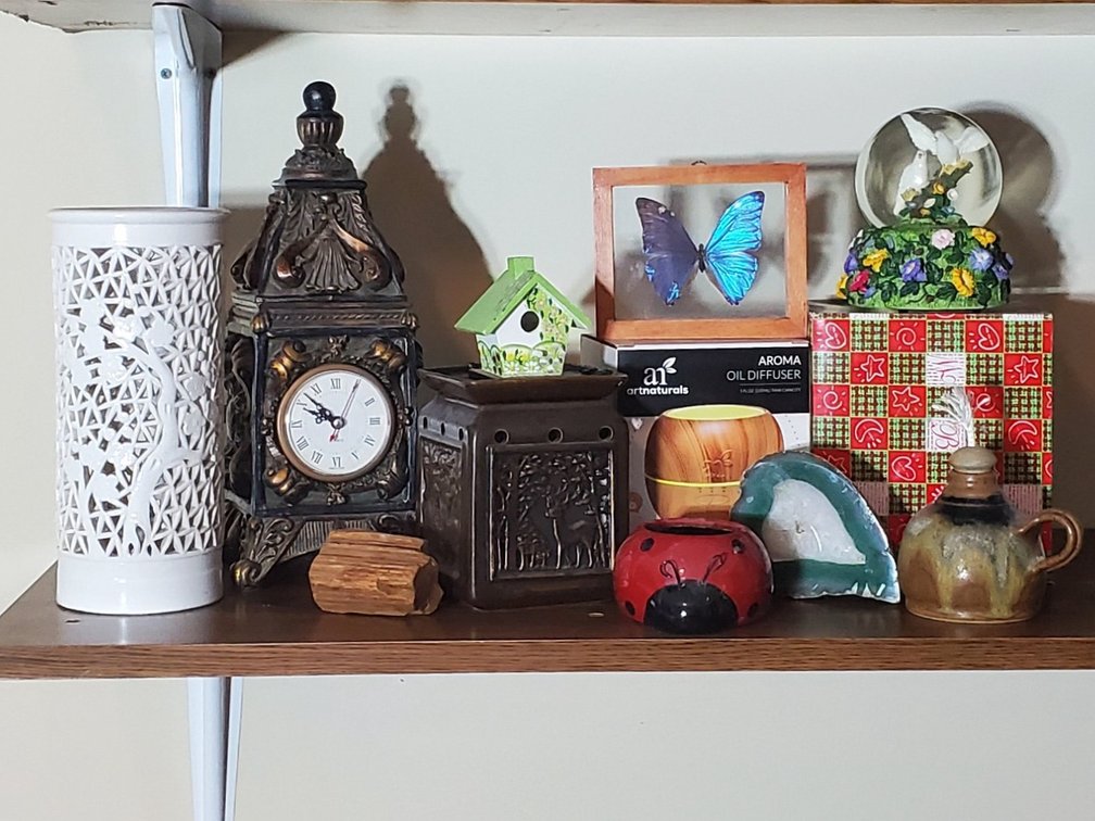 French Style Mantle Clock, Aroma Diffuser, Scent Warmer and More (LPO)