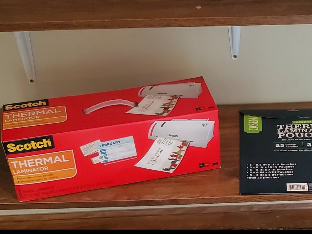 Scotch Thermal Laminator with Laminate Pouches (LPO)