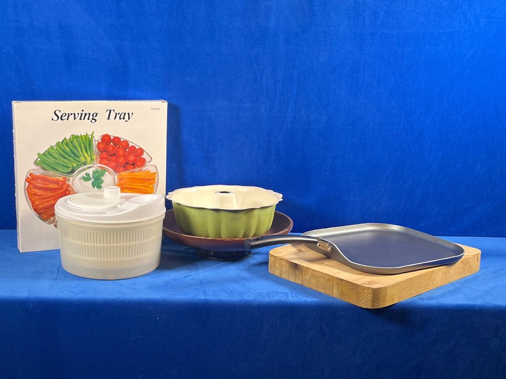 Bundt Cake Pan, Divided Serving Tray, Salad Spinner & More (LPO)