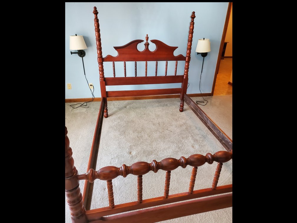 Lillian Russell Queen Bed (LPO)