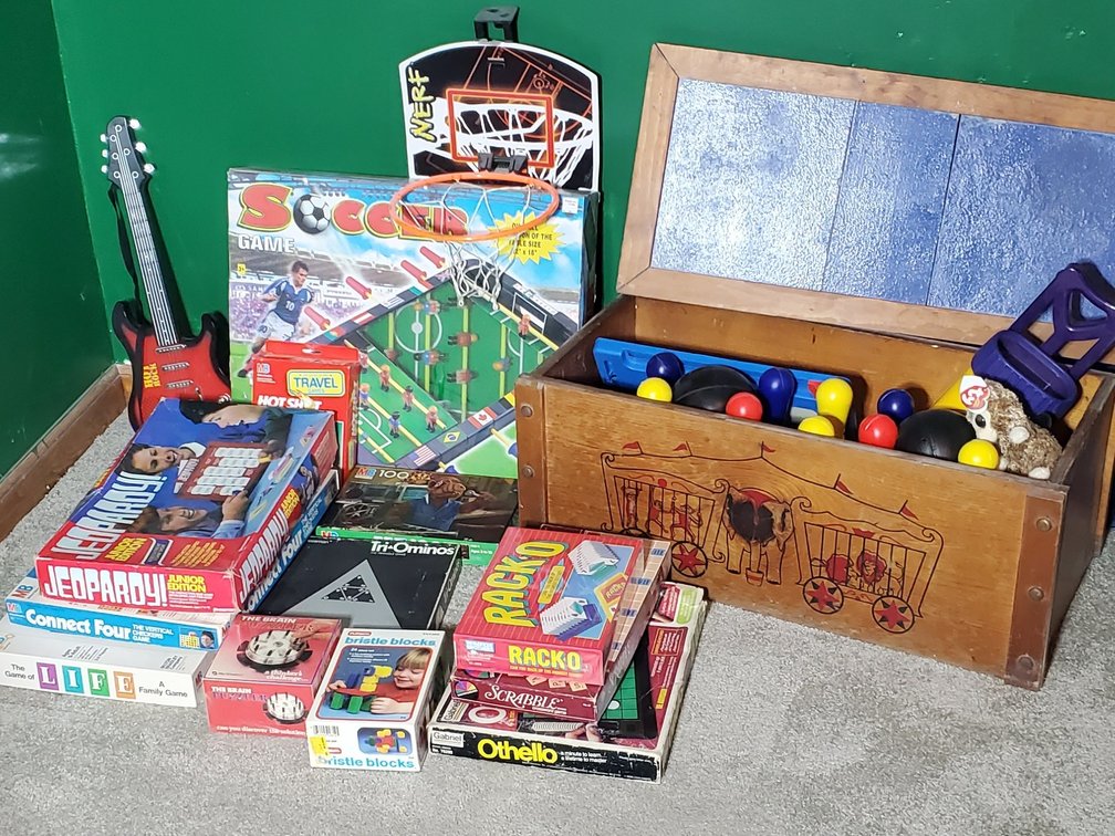 Vintage Toy Box & Board Games (LPO)
