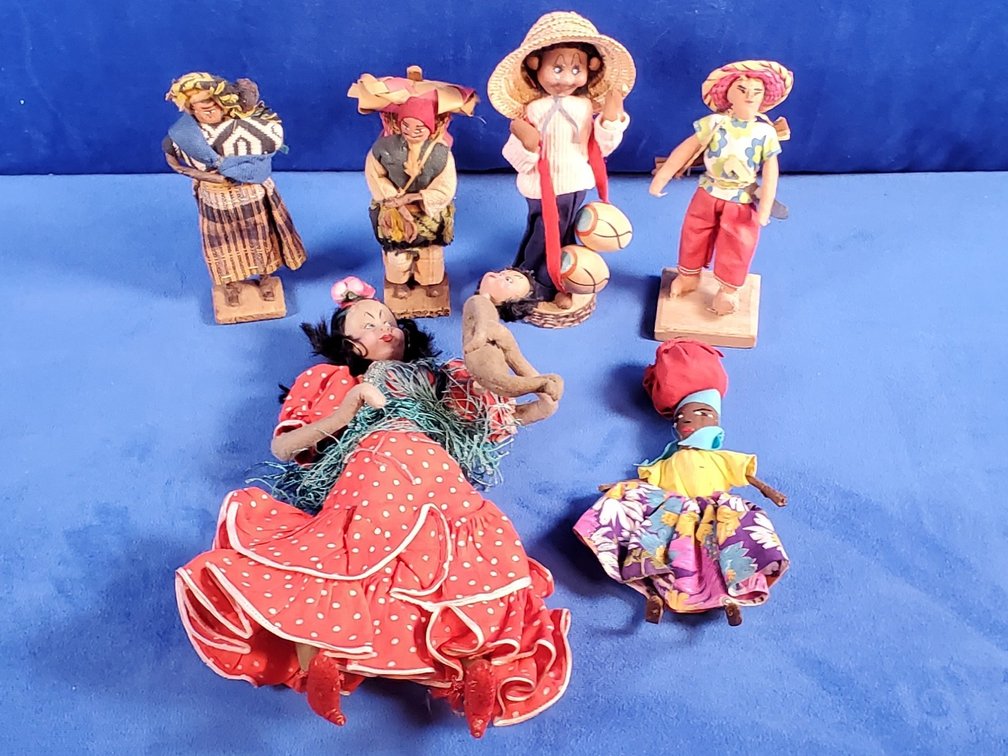 (7) Vintage Dolls