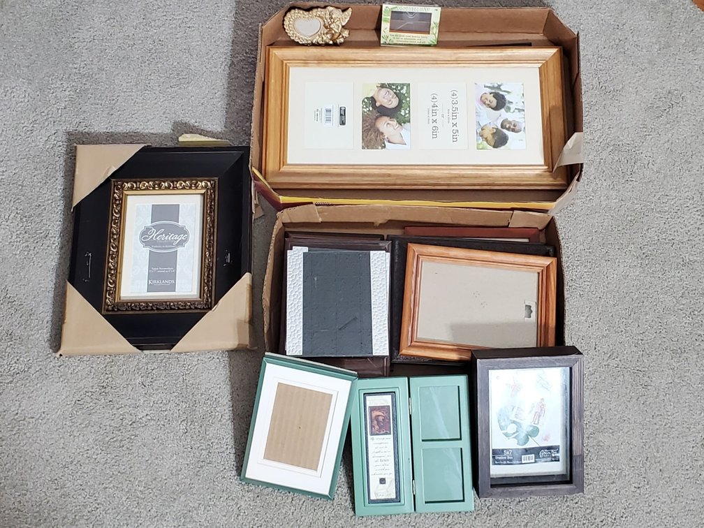 Assorted Photo Frames (LPO)