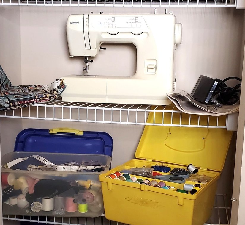 Kenmore Portable Sewing Machine w/Foot Pedal & More (LPO)