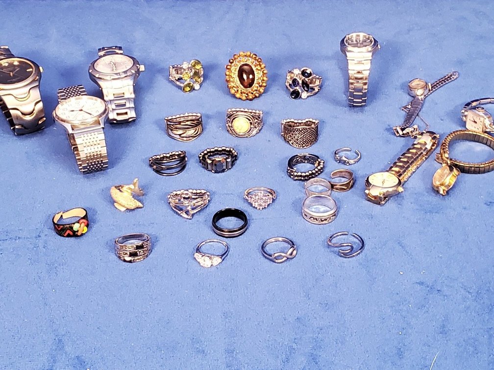  (3) Men's Watches, (5) Ladies Watches & 22 Rings