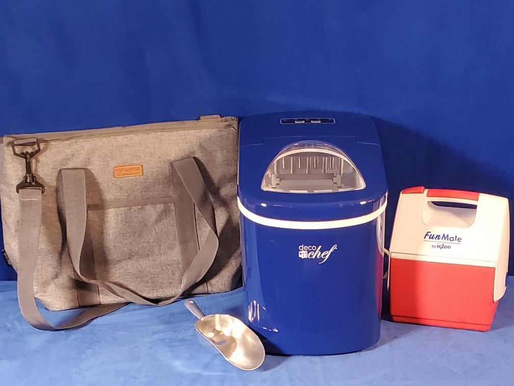 Deco Chef Ice Maker, Insulated Bag & Fun Mate Igloo Cooler (LPO)