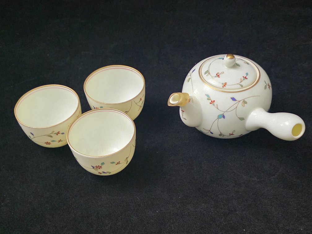 Japanese Side Handle Teapot & (3) Teacups (LPO)