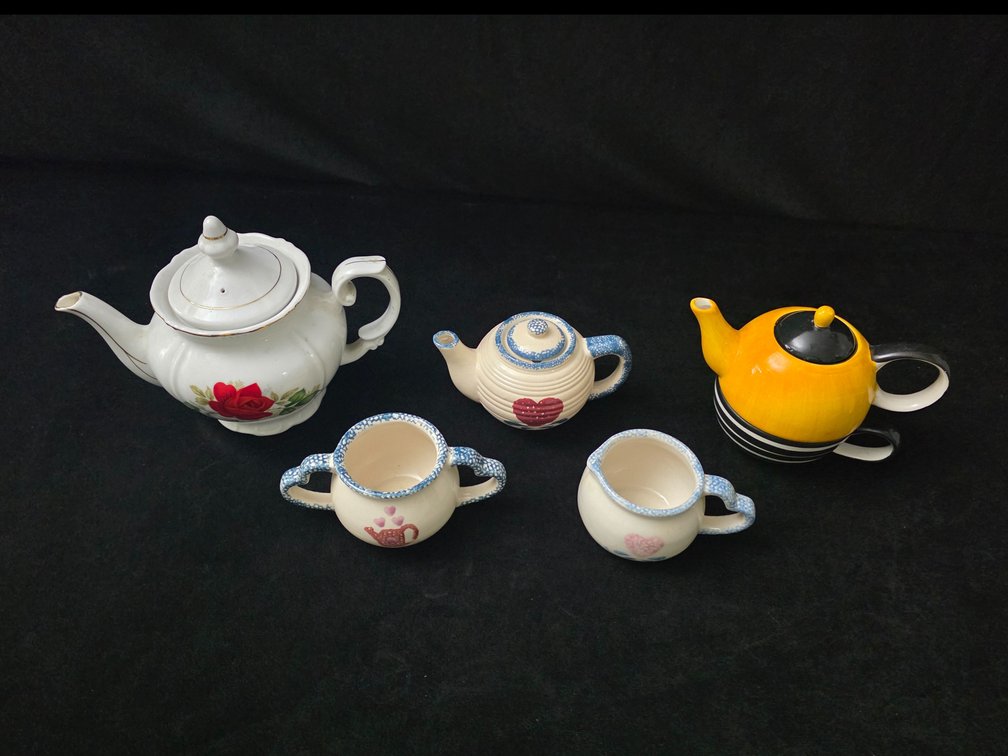 Vintage Japanese Floral Tea Set and More (LPO)