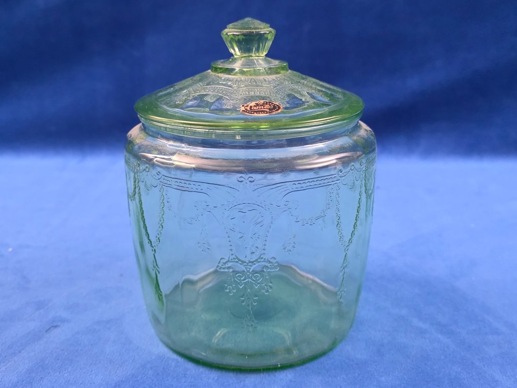 "Cameo" Pattern Green Uranium Depression Glass Biscuit Jar with Lid.