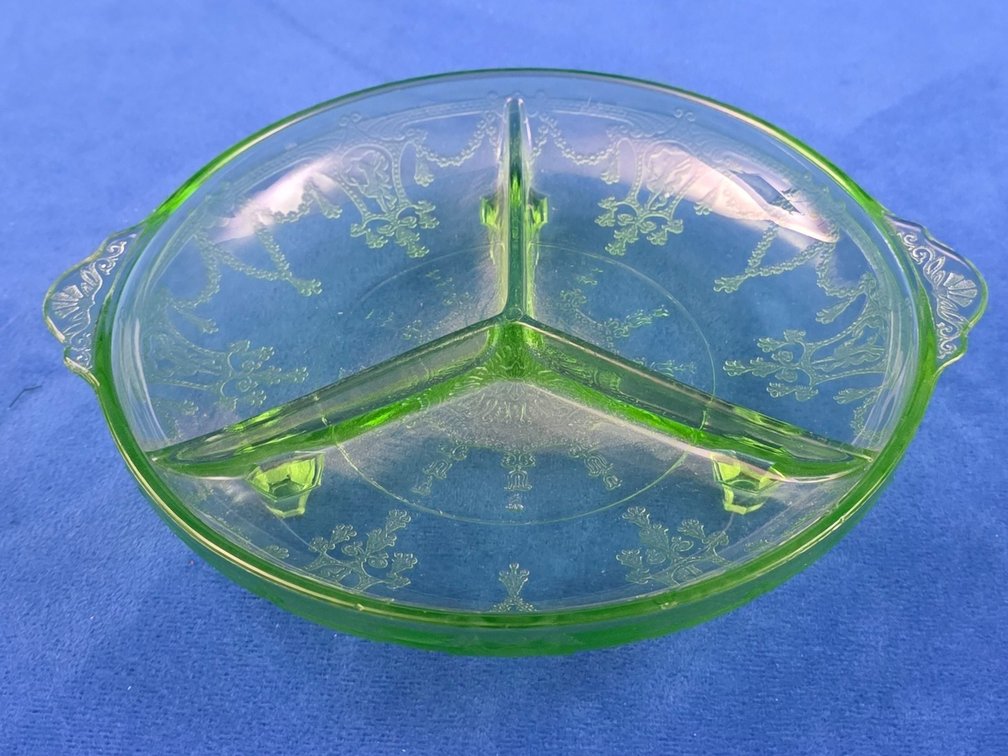 "Cameo" Pattern Green Uranium Depression Glass Footed 3-part Relish Dish.