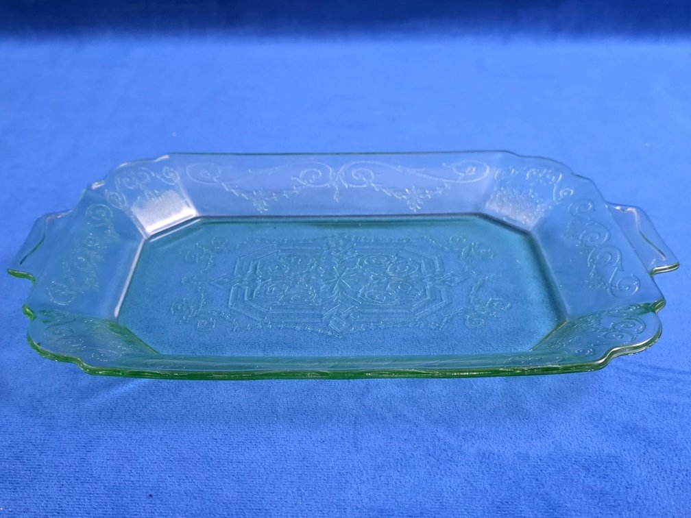 Lorain Green/"Basket" Pattern Uranium Glass Platter
