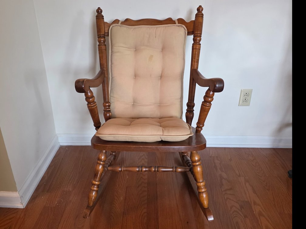 Wood Rocking Chair (LPO)