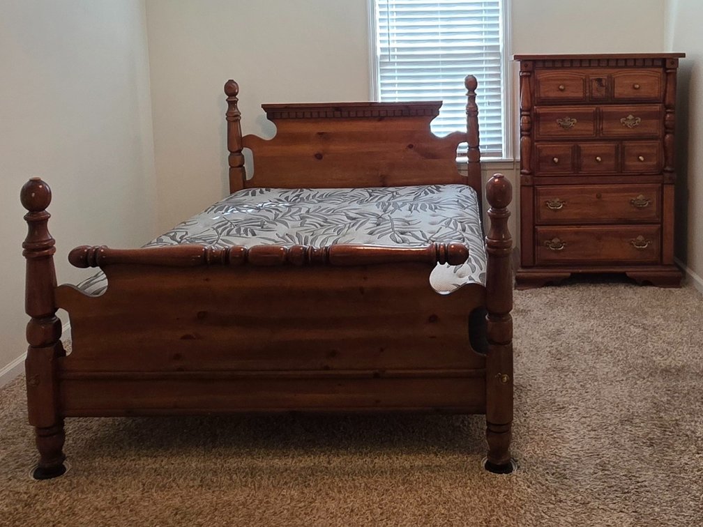 3-Piece Queen Bedroom Suite (LPO)