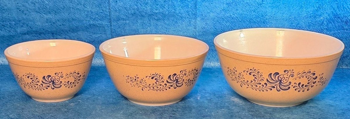 Set of (3) Vintage Pyrex Homestead Mixing Bowls