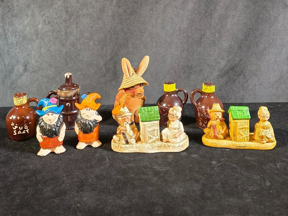 (6) Sets of Hillbilly Motif Salt & Pepper Shakers