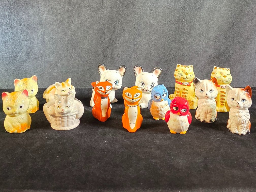 (7) Sets of Cat Motif Salt & Pepper Shakers