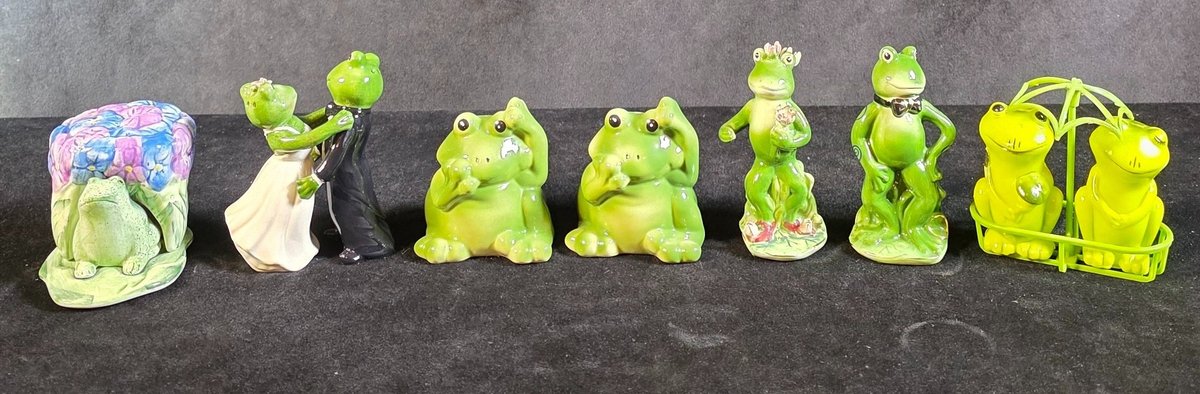 (5) Sets of Frog Motif Salt & Pepper Shakers
