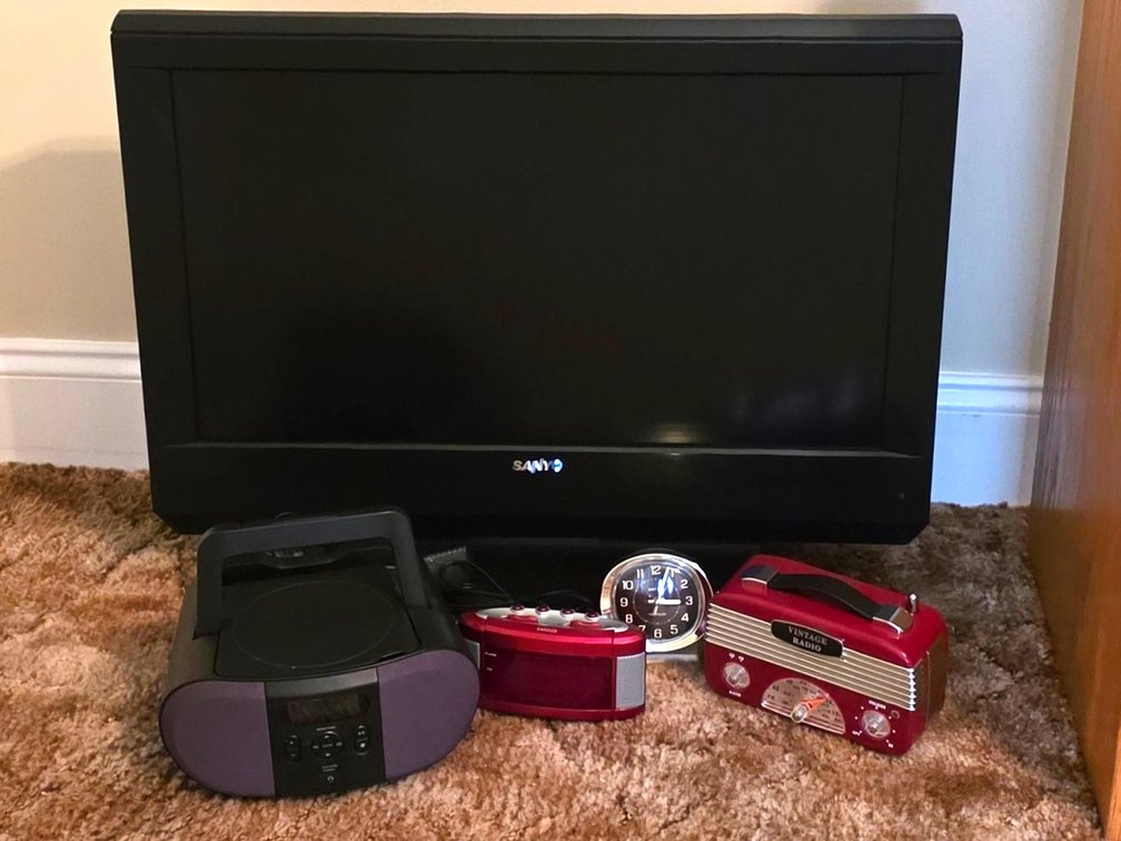 Sanyo TV, CD Player, Radio & More (LPO)
