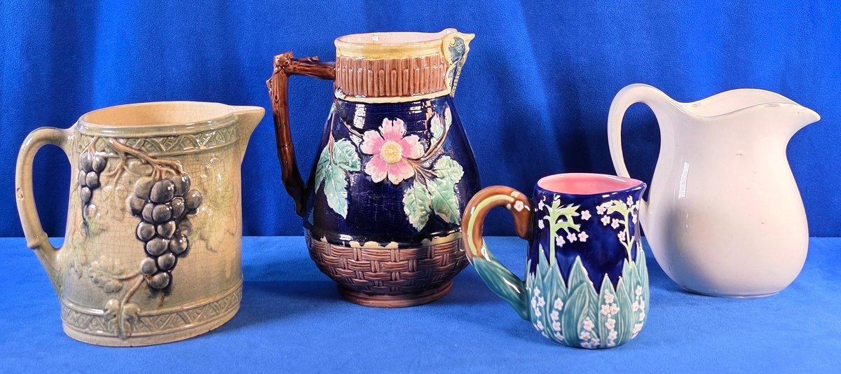(4) Pitchers