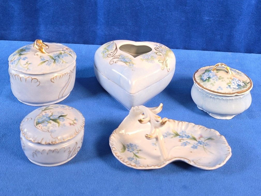 (4) Blue Floral Trinket Boxes & Trinket/Soap Tray