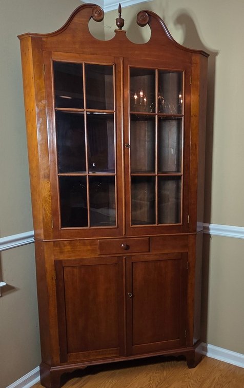 Corner China Hutch (LPO)