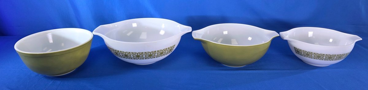 (4) Vintage Pyrex Verde Cinderella Mixing Bowls