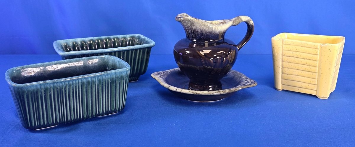 Hull USA Pottery Planters and Pitcher Set