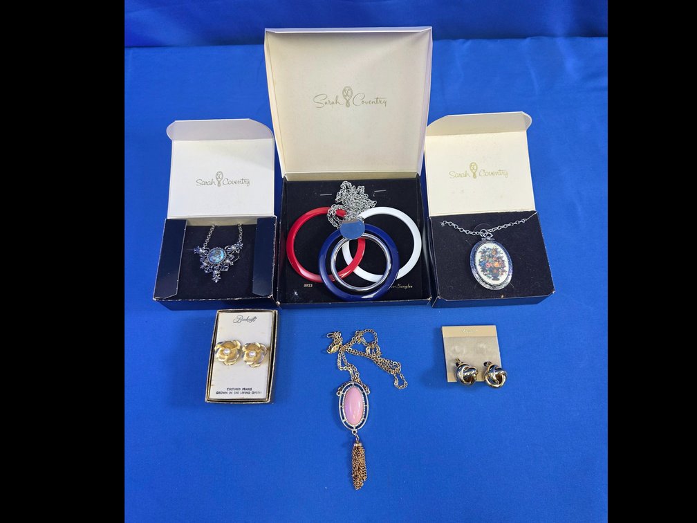 (6) Pieces of Sarah Coventry, Brookraft & Monet Costume Jewelry