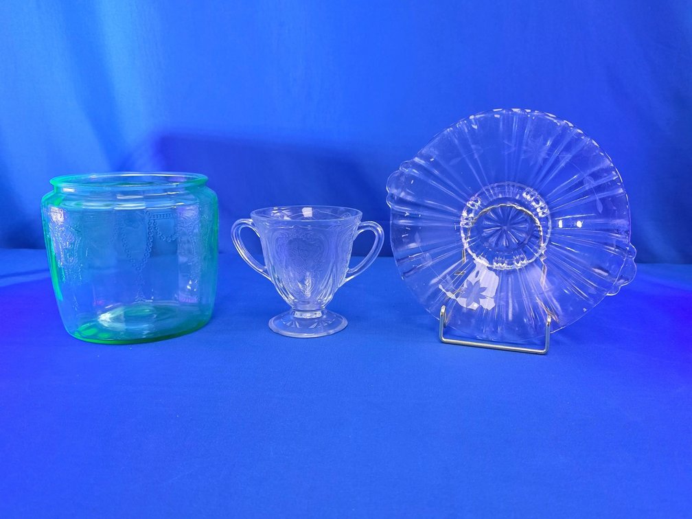 (3) Vintage Glassware Assortment