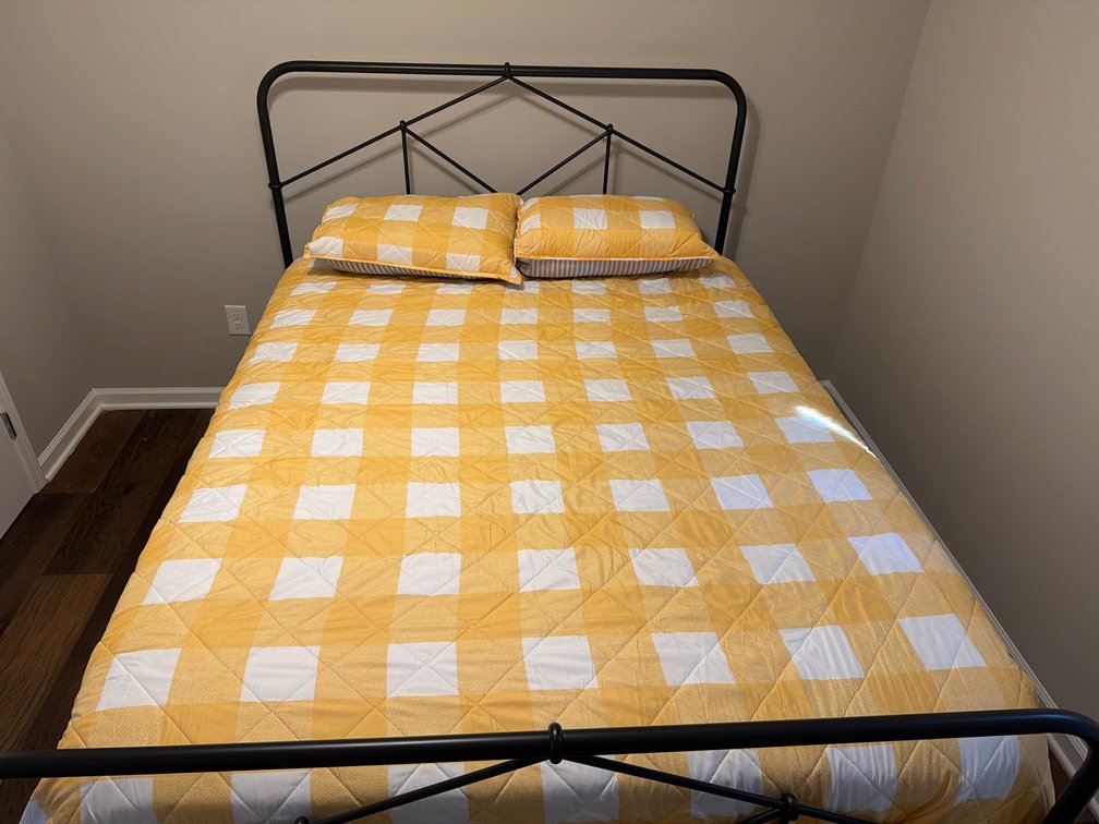 Full Size Black Metal Bed Frame (LPO)