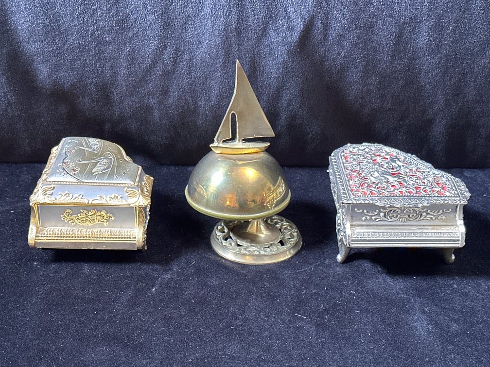 (3) Music Boxes