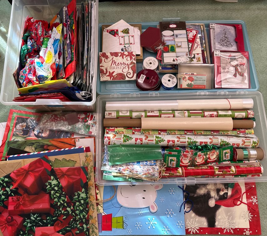 Christmas Wrapping Paper and more (LPO)