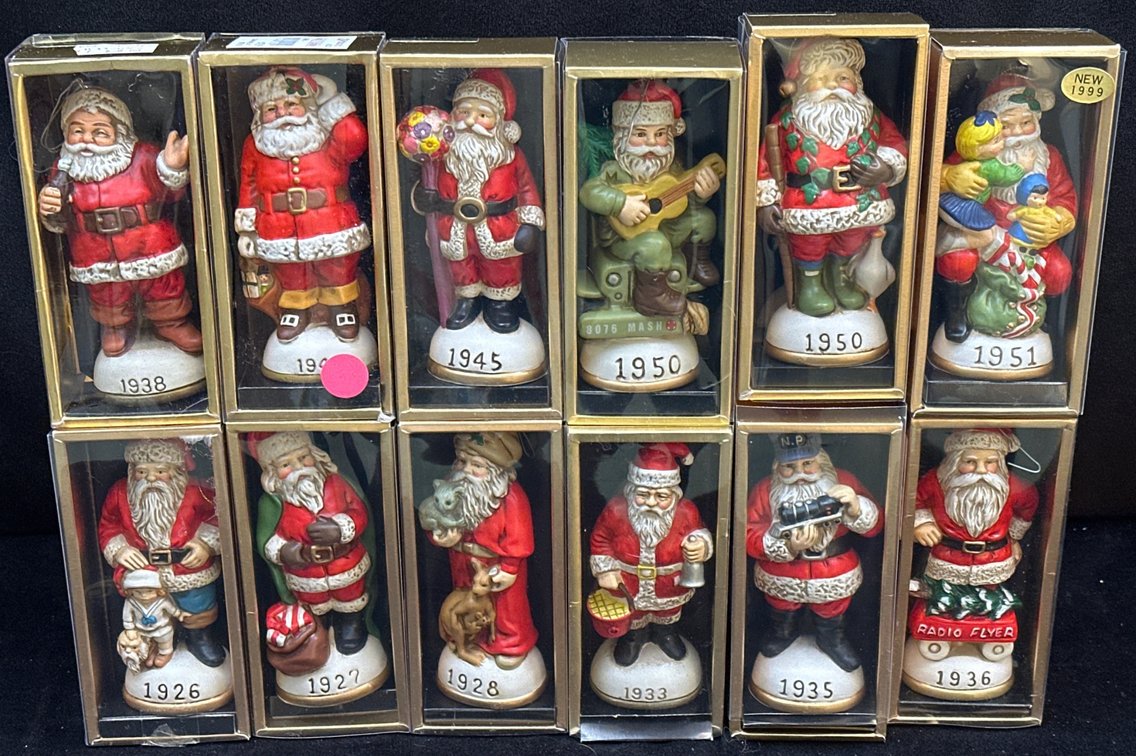 (12) Memories of Santa Figurines (years 1926-1951)
