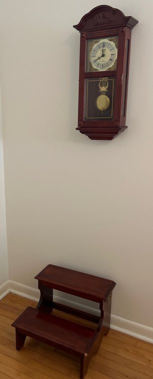 Bed Steps and 'Preferred Stock' Battery Operated Wall Clock (LPO)