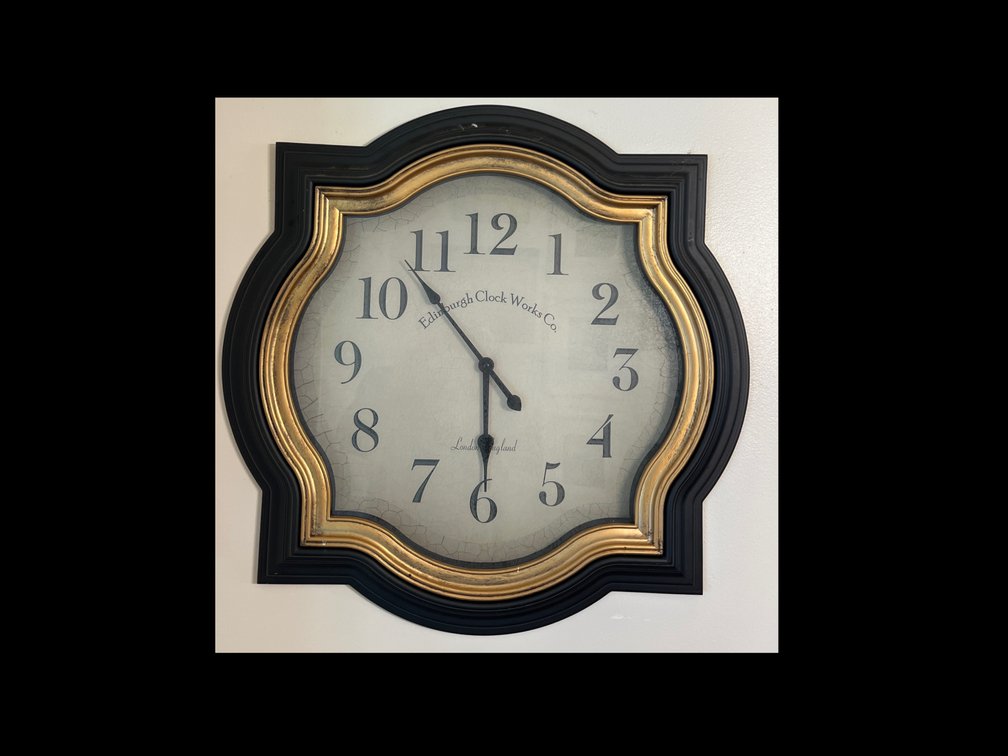 Large Decorative Wall Clock (Battery-operated) (LPO)
