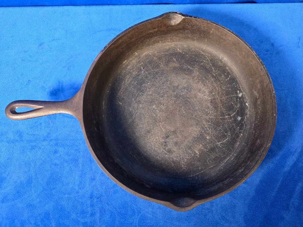 Lodge #10 Cast Iron Skillet