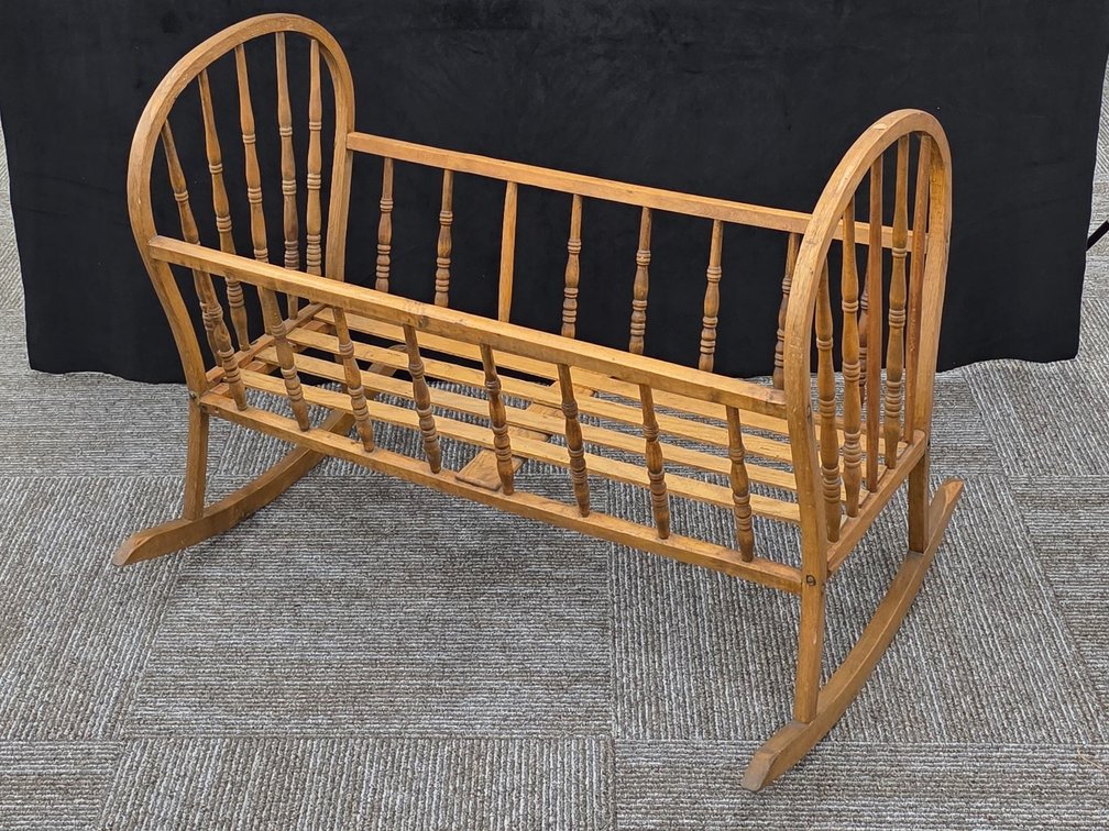 Antique Bentwood Cradle (LPO)
