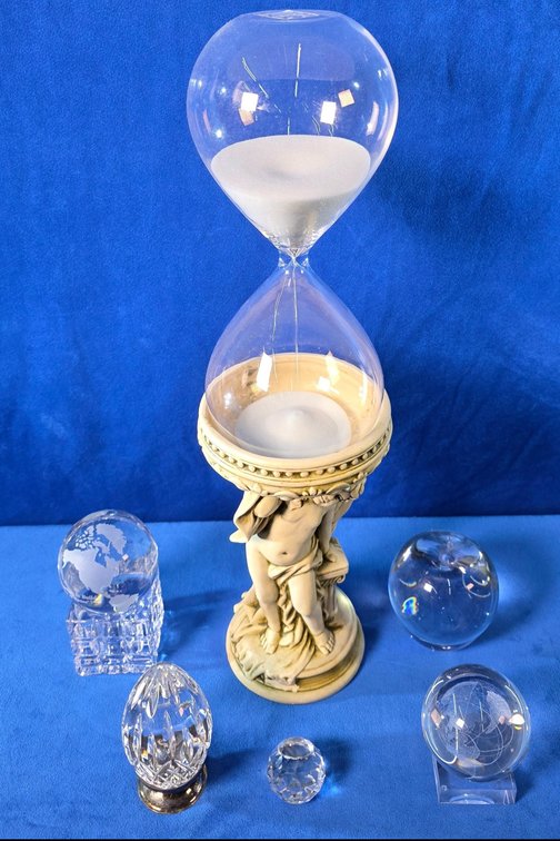 Hour Glass & (5) Paper Weights (LPO)