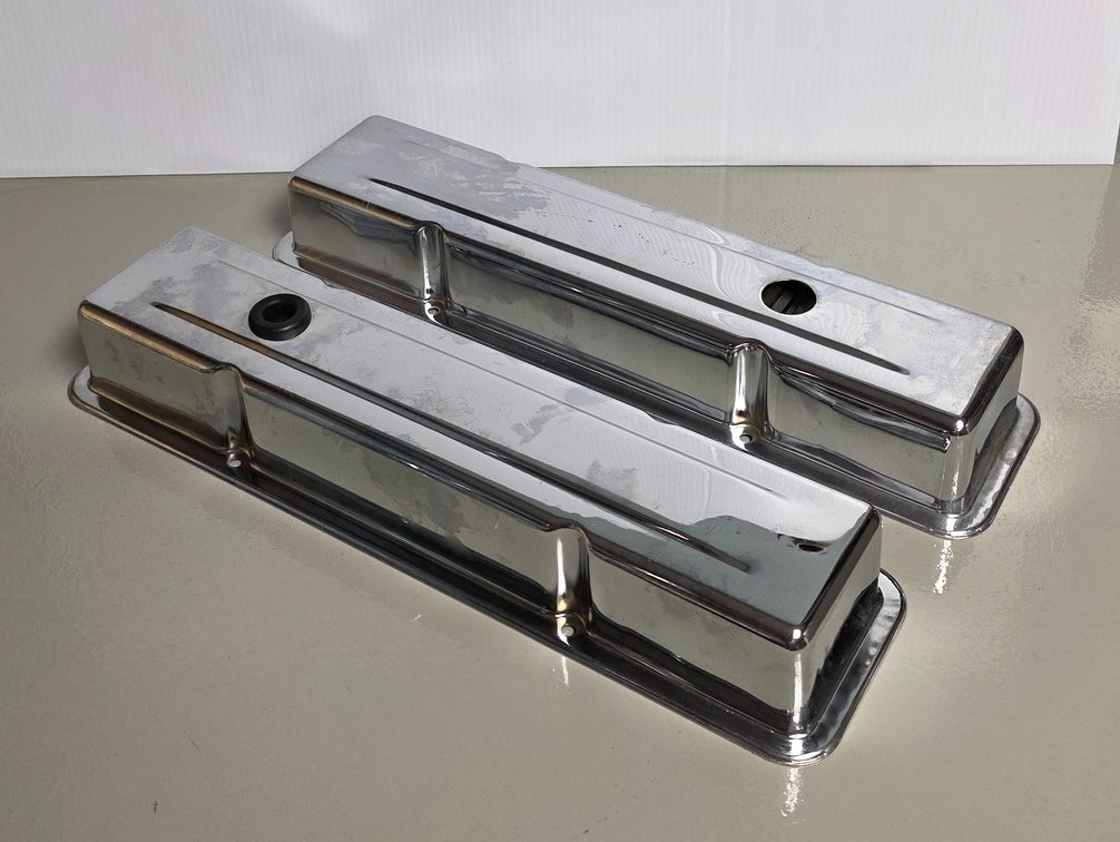 Pair of Chrome Valve Covers for Small Block Chevrolet 