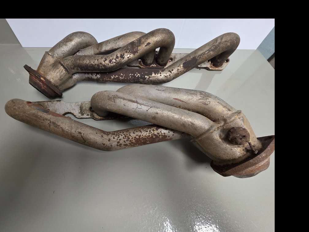 Pair of Shorty Headers for Small Block Chevrolet